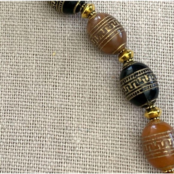 Honey Drop Jade Necklace; 16 inches - Picture 5 of 6